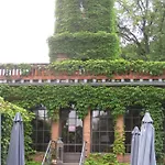 Travel Art Boardinghouse 3* نيوروبين