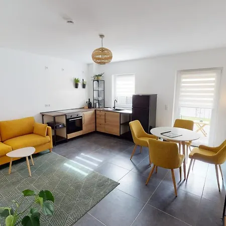 Travel Art Boardinghouse شقة فندقية نيوروبين