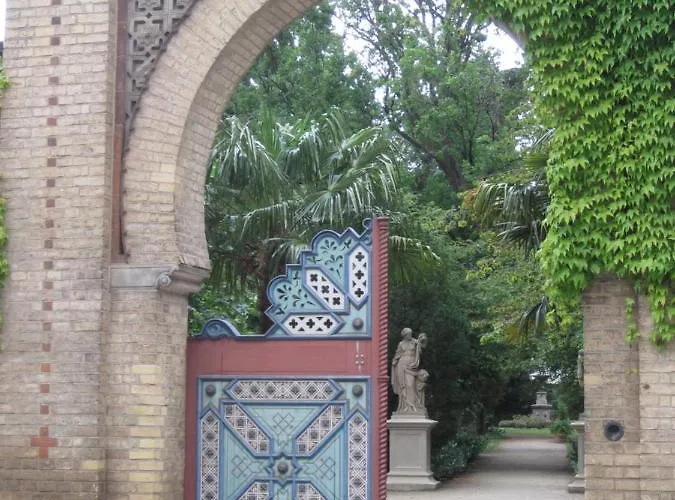 מלון דירות Travel Art Boardinghouse 3*